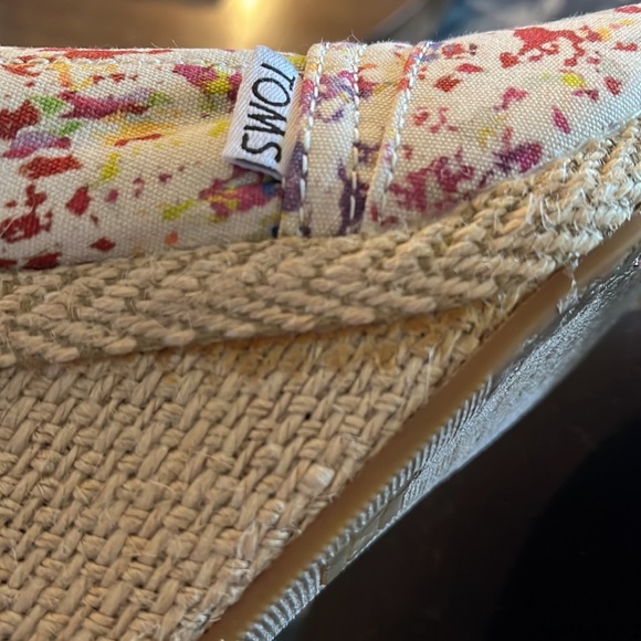 TOMS Espadrille Wedge Canvas Slip On Peep Toe Splatter Multi Color  size 6 - Picture 5 of 9